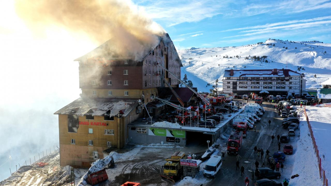 9 bakanlık personeline yurt dışı çıkış yasağı getirildi