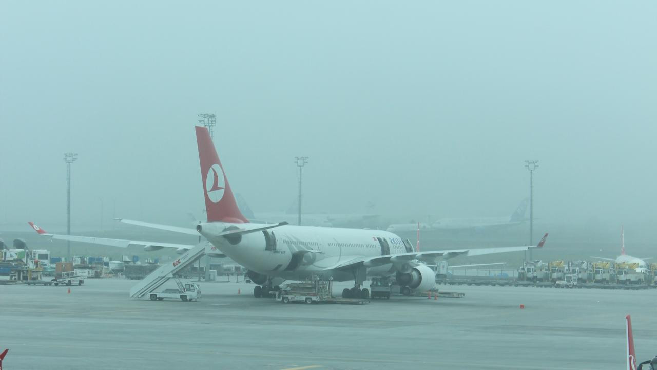 Diyarbakır'da uçak seferleri aksadı