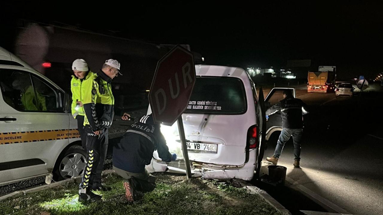 Edirne'de minibüste 20 kaçak göçmen yakalandı