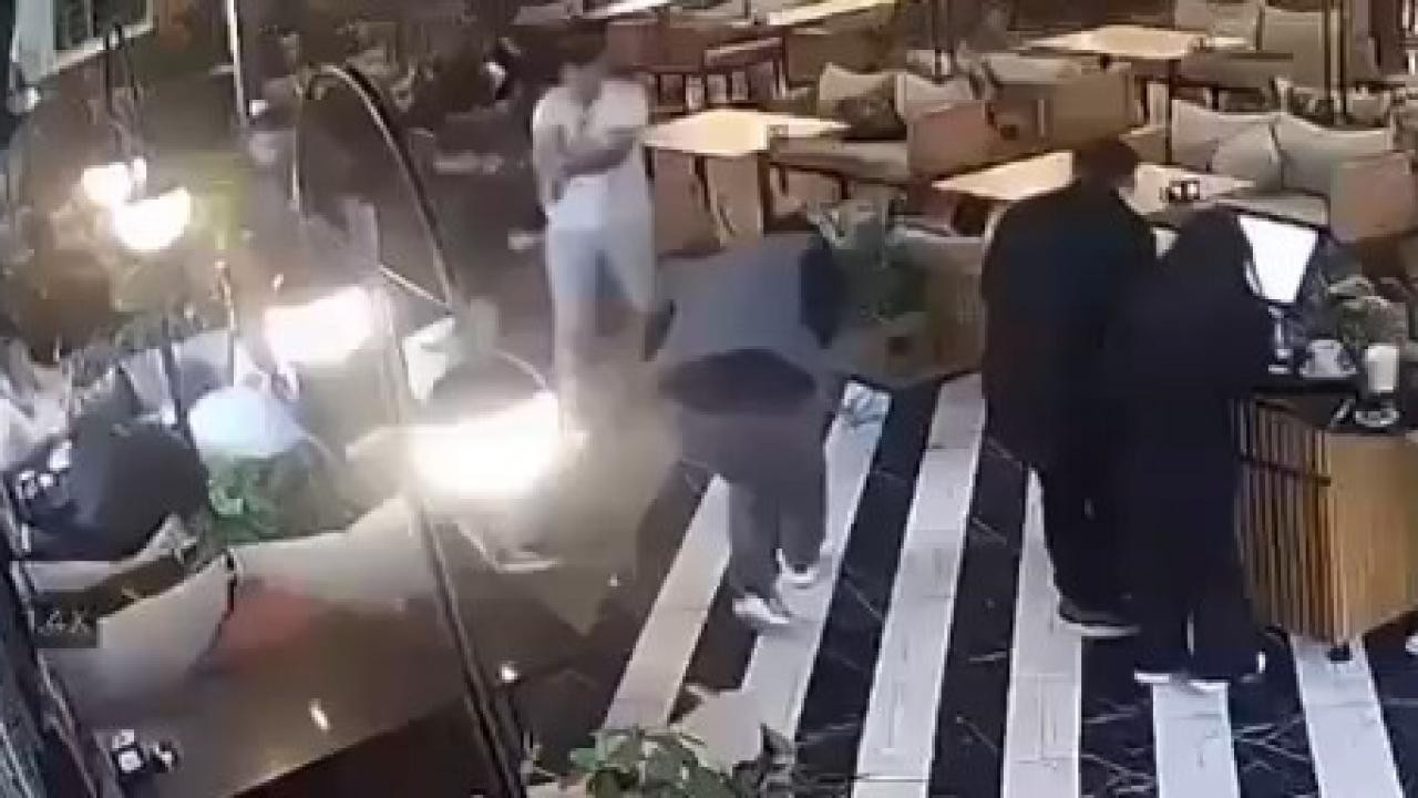 Elazığ'da silahlı saldırı! O anlar kamerada