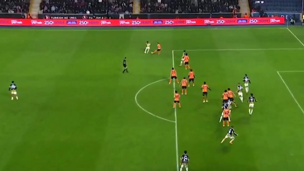 Fenerbahçe'nin golü Başakşehir'de ofsayta takıldı