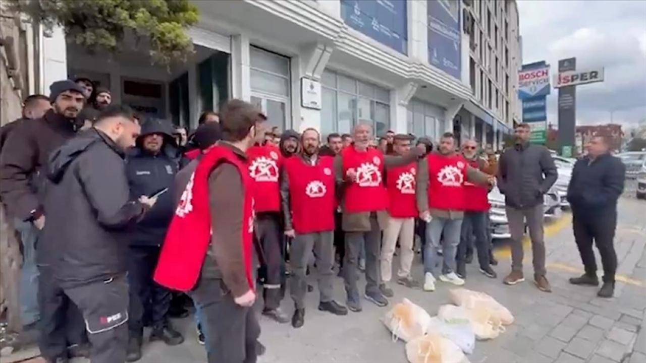 İstanbul'da su ve doğal gaz sayaçlarını okuyan işçilerden eylem