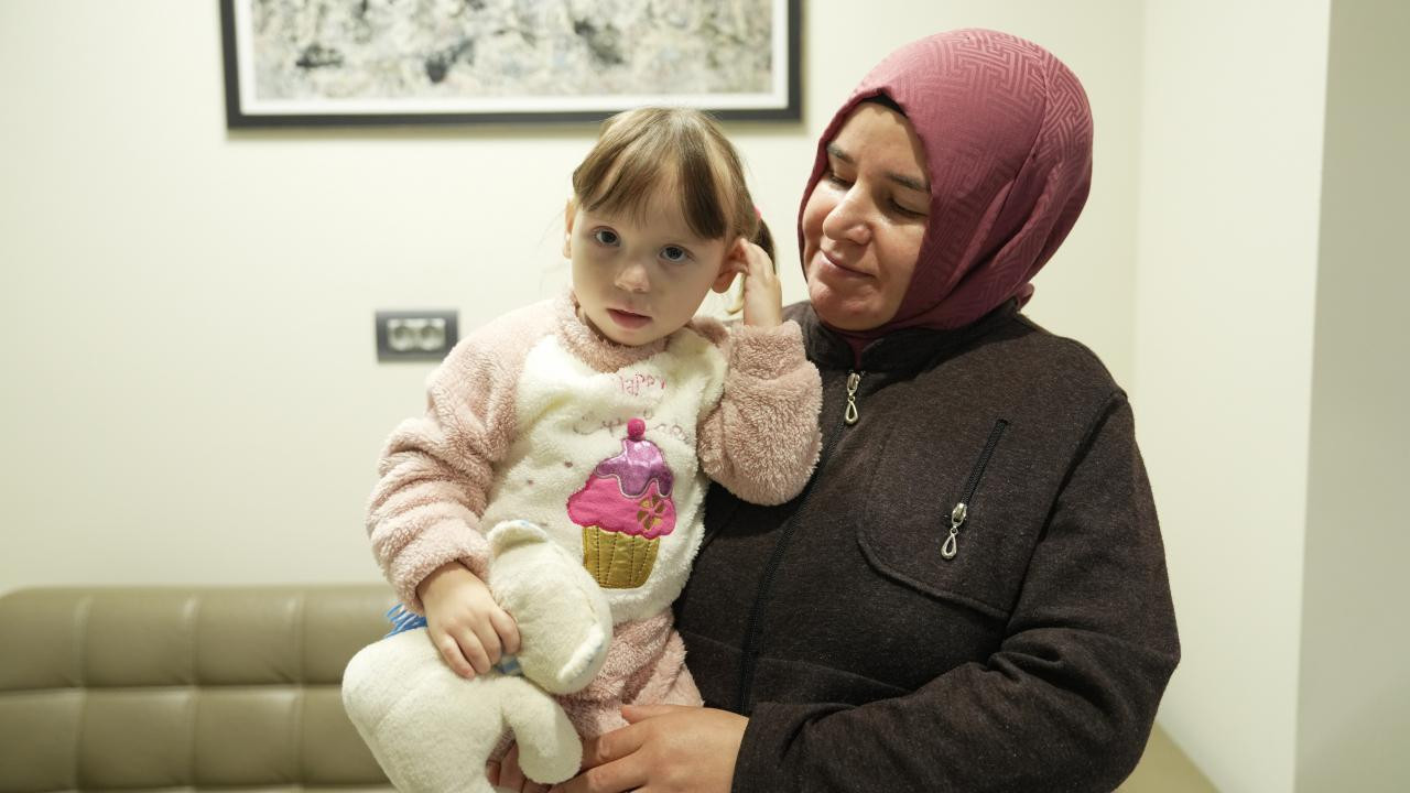 Karaciğer yetmezliğiyle doğdu, annesinin fedakarlığıyla hayata tutundu