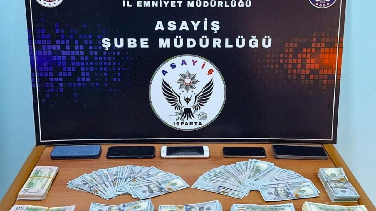 Kendilerini polis olarak tanıtıp milyonluk vurgun yapan 3 şüpheli tutuklandı