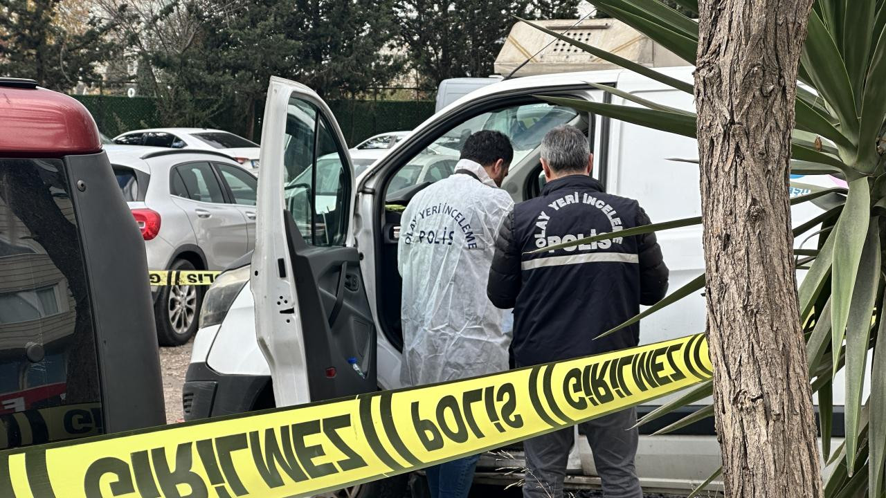 Maltepe'de kargo çalışanı araç içerisinde ölü bulundu