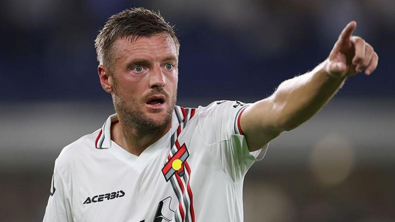 Masal henüz bitmedi! 38 yaşındaki efsane ayın futbolcusu seçildi